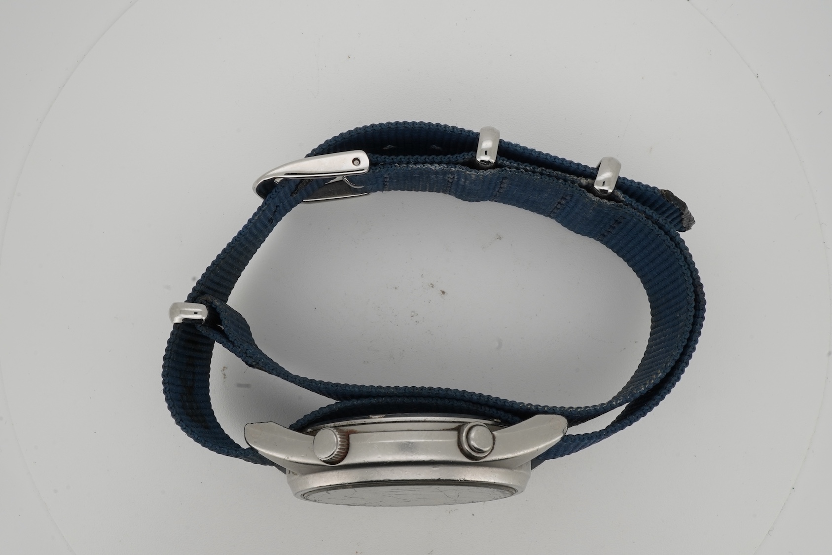 A mid 1980's stainless steel Seiko RAF military issue Generation 1 quartz chronograph wrist watch